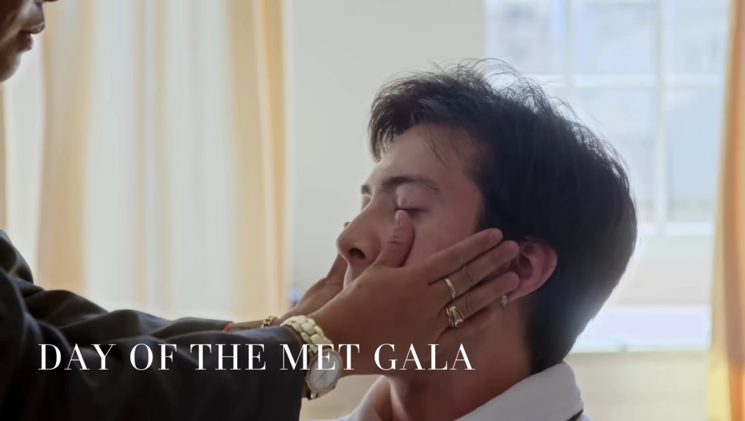 Hudson Williams recalls what he was doing exactly one year before the Met Gala