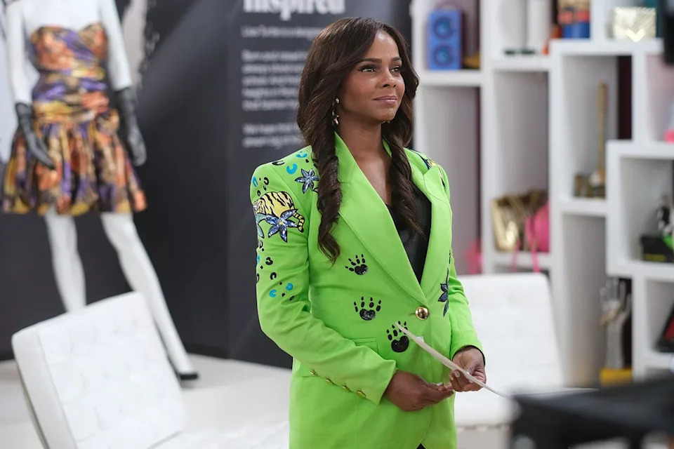 Lark Voorhies as Lisa Turtle in 