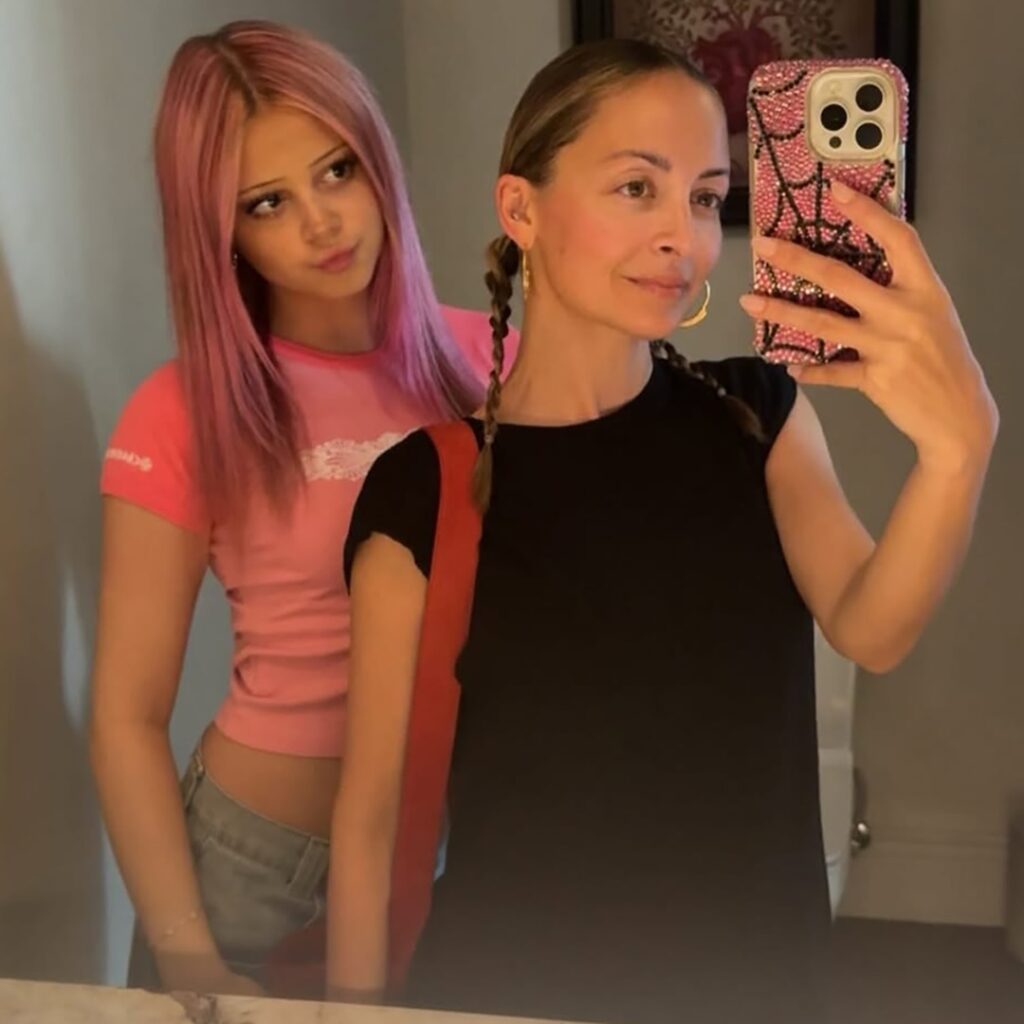 Nicole Richie, Daughter Kate Madden, 18, Make Rare Red Carpet Appearance Nicole Richie, Daughter Kate Madden, 18, Make Rare Red Carpet Appearance