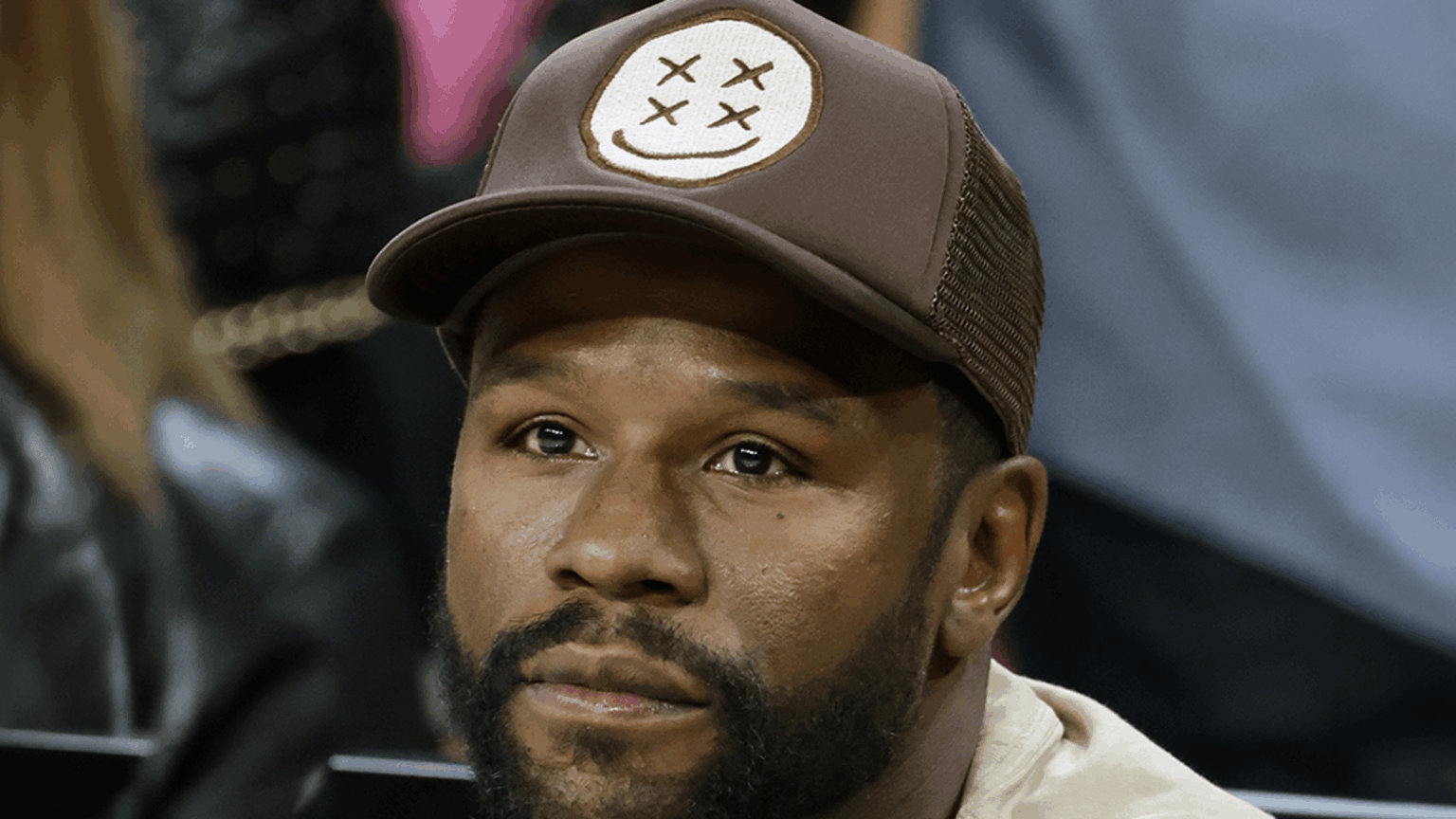 Floyd Mayweather Fathers Baby W/ Dancer From His Vegas Club