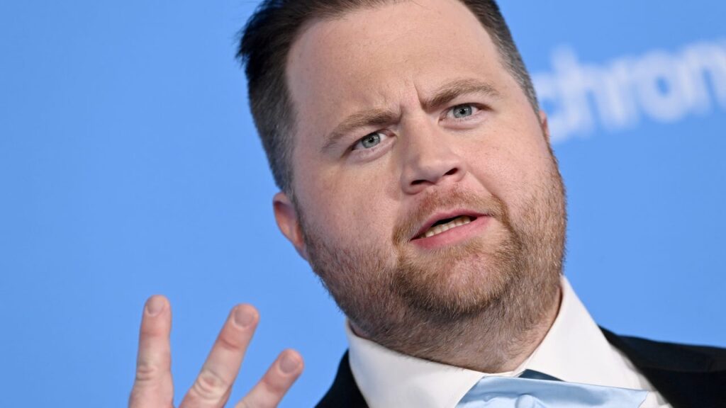 Fantastic Four Star Paul Walter Hauser Reveals His Marvel Paycheck — And How Much He Actually Gets After Taxes Fantastic Four Star Paul Walter Hauser Reveals His Marvel Paycheck — And How Much He Actually Gets After Taxes