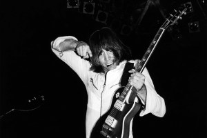 (MANDATORY CREDIT Ebet Roberts/Getty Images) UNITED STATES - JANUARY 01:  Photo of Tom SCHOLZ and BOSTON; Tom Scholz  (Photo by Ebet Roberts/Redferns)