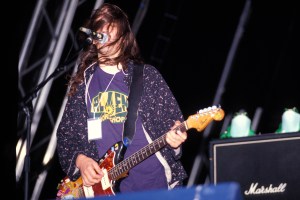 UNITED KINGDOM - AUGUST 23:  READING FESTIVAL  Photo of DINOSAUR JR and J MASCIS and DINOSAUR Jnr, Dinosaur Jr - J Mascis performing live onstage  (Photo by Mick Hutson/Redferns)