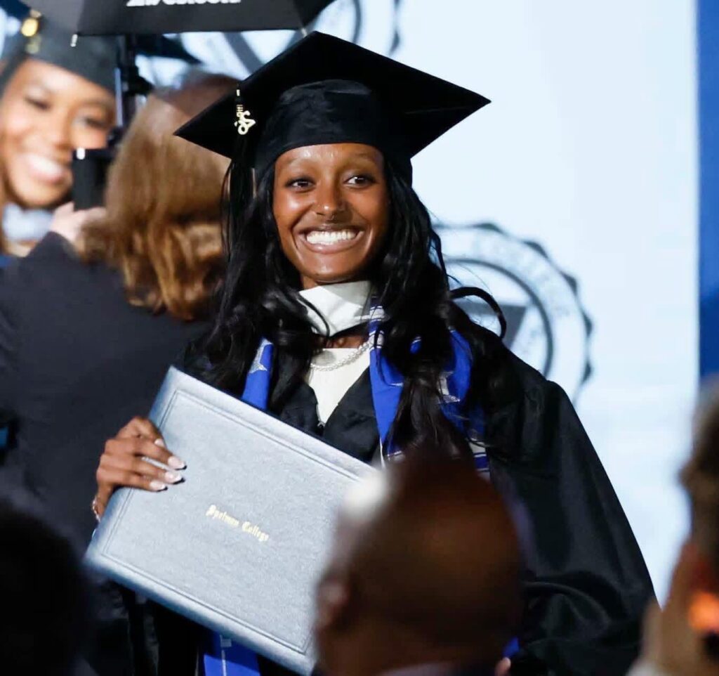 Zahara graduates from Spelman! She dropped Pitt and went with Zahara Marley Jolie for the ceremony.