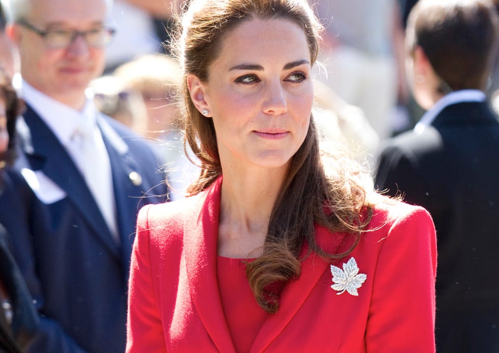 queen canada maple leaf brooch