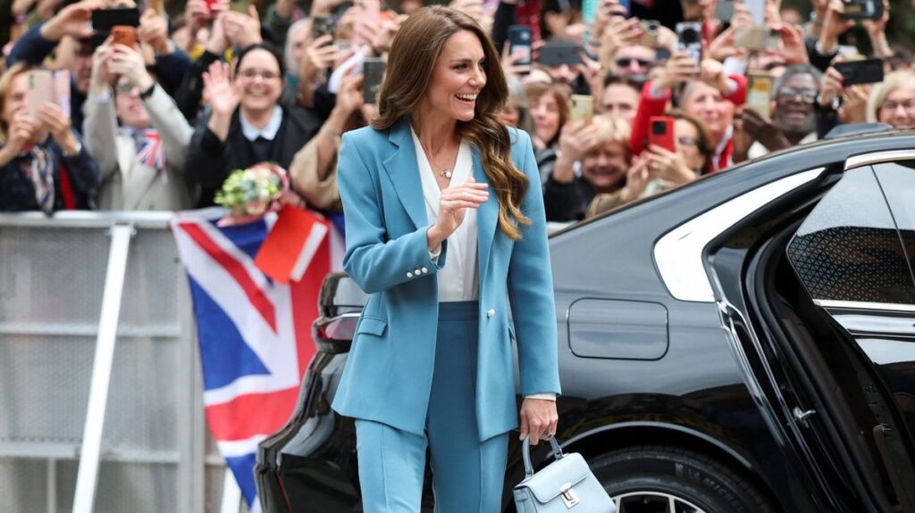 Hidden meaning of Kate Middleton’s blue suit that draws the public to her Hidden meaning of Kate Middleton's blue suit that draws the public to her