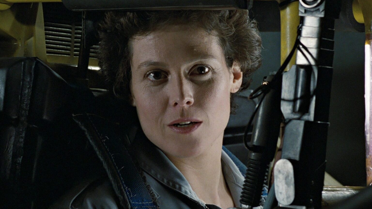 James Cameron Threatened To Quit Aliens Over Sigourney Weaver’s Contract James Cameron Threatened To Quit Aliens Over Sigourney Weaver's Contract