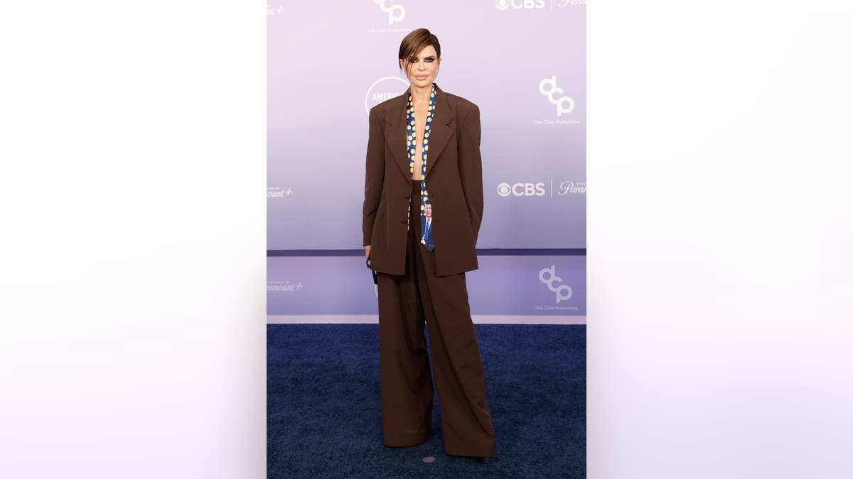 Lisa Rinna standing at the 52nd American Music Awards in Las Vegas