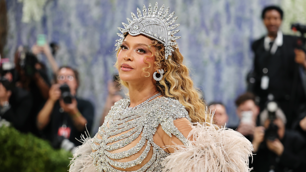 Is Beyoncé dropping a new album? Fact vs fan theory Beyoncé at this year’s Met Gala, dressed in a full skeletal silver dress.