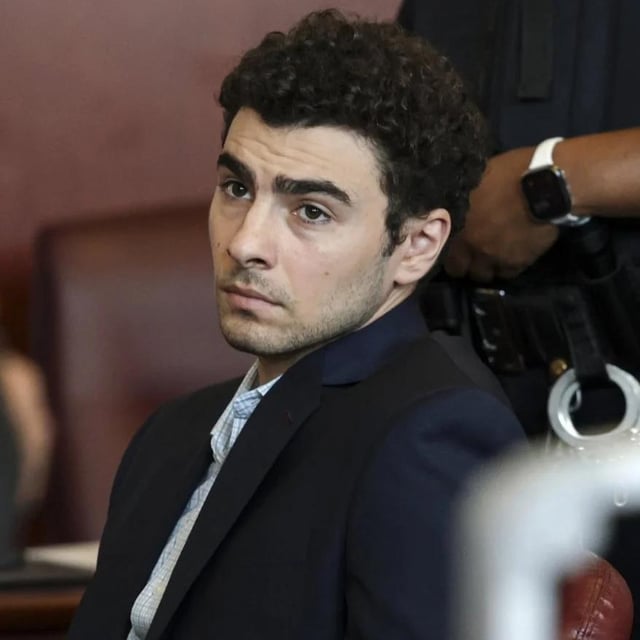 Luigi Mangione pictured in court today as judge issues evidence suppression decision in People v. Mangione