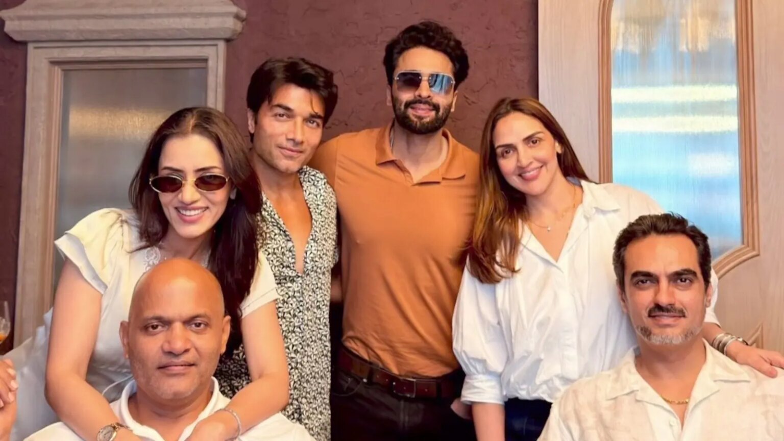 Esha Deol Reunites With Ex-Husband Bharat Takhtani Over Sunday Lunch And ‘Top-Tier Gossip’ Esha Deol Reunites With Ex-Husband Bharat Takhtani Over Sunday Lunch And 'Top-Tier Gossip'