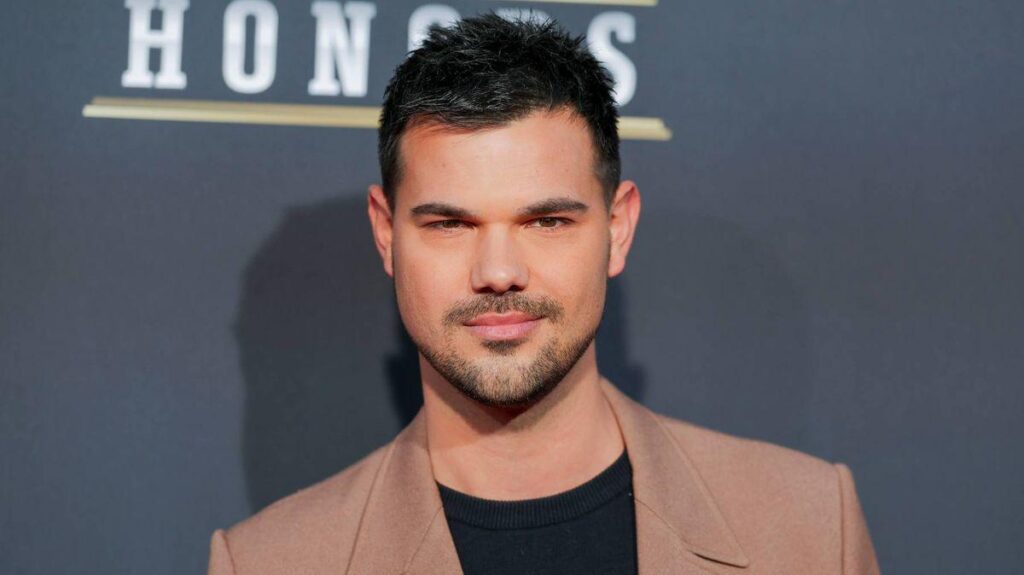 Taylor Lautner seemingly endorses Spencer Pratt sparking outrage from Twilight fans