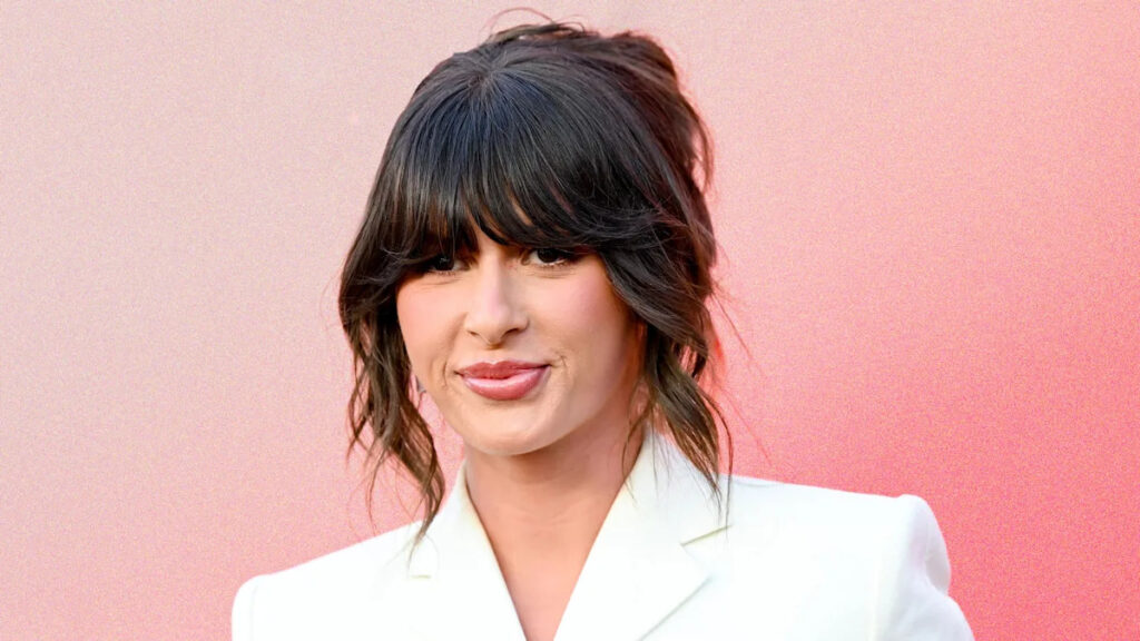 Ella Langley’s bangs are everywhere — and women are finally taking the plunge Ella Langley's bangs are everywhere — and women are finally taking the plunge