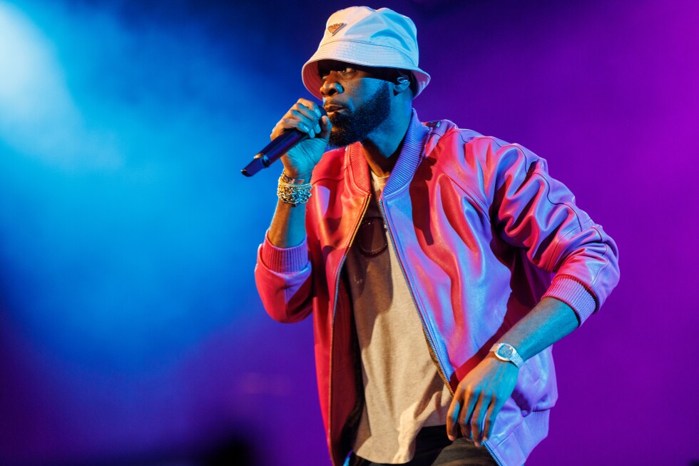 Fugees rapper Pras reports to prison