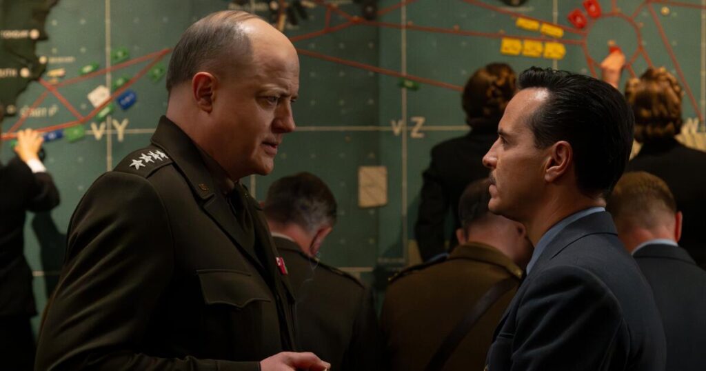 'Pressure' review: Fraser, Scott in World War II showdown