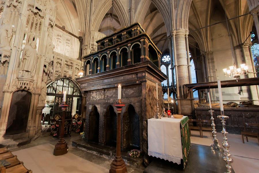 The Shrine of Edward the Confessor, King of the English from 1042-1066 and the last ruling member of the House of Wessex