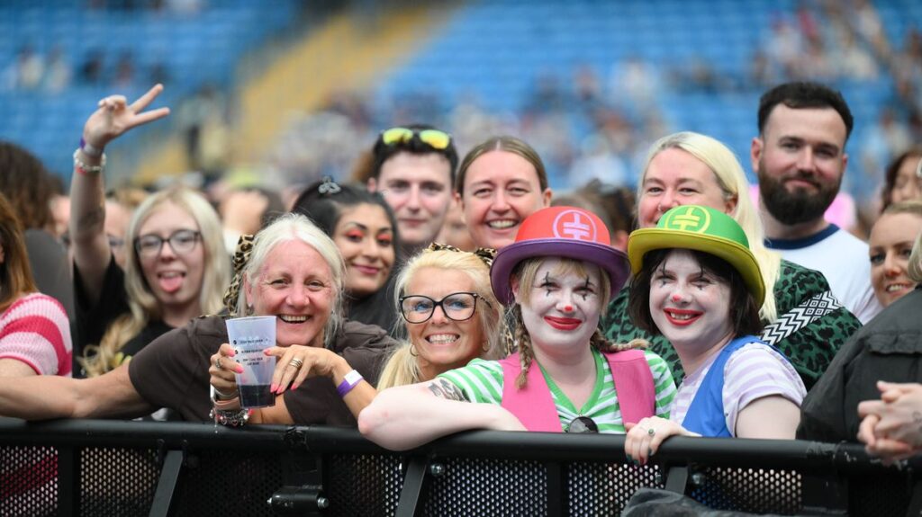Take That at Etihad Stadium LIVE as band take to stage for first Circus show Manchester Evening News