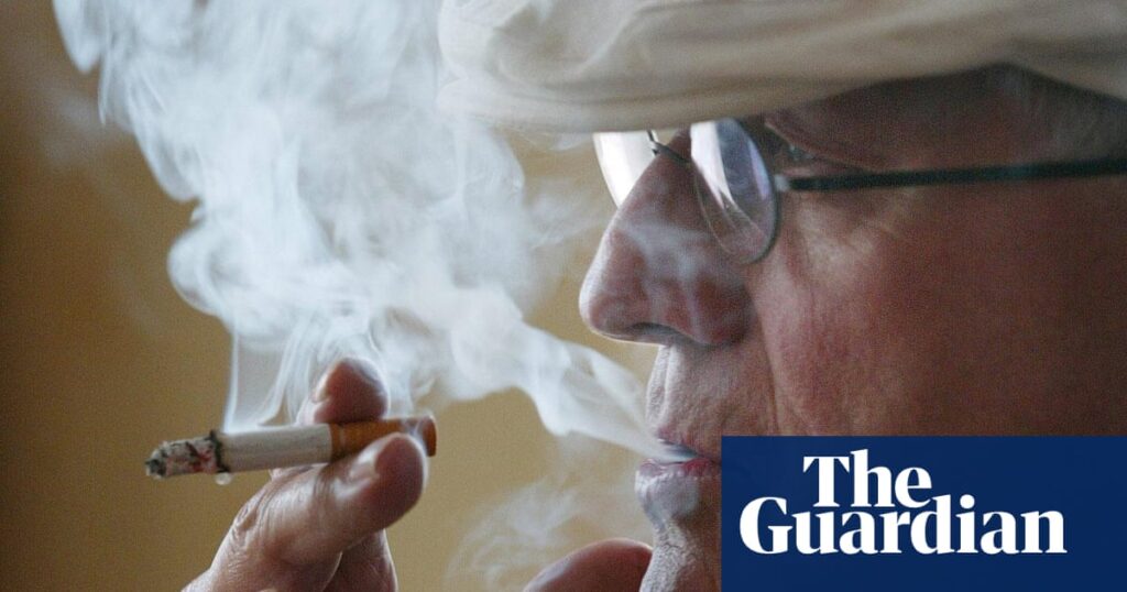 ‘He outlived four of his doctors’: David Hockney’s lifelong love of smoking – and the 2,000 cigarettes he kept at home ‘for emergencies’ | David Hockney ‘He outlived four of his doctors’: David Hockney’s lifelong love of smoking – and the 2,000 cigarettes he kept at home ‘for emergencies’ | David Hockney