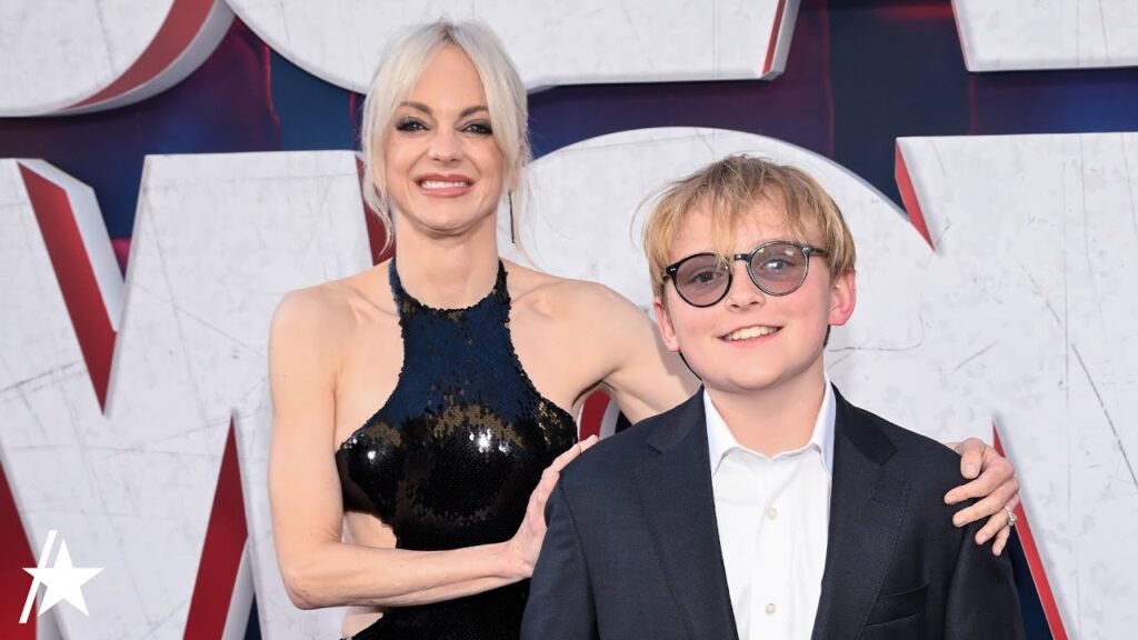 Anna Faris Makes Rare Red Carpet Appearance w/ Son Jack Pratt At ‘Scary Movie’ Premiere Anna Faris Makes Rare Red Carpet Appearance w/ Son Jack Pratt At 'Scary Movie' Premiere