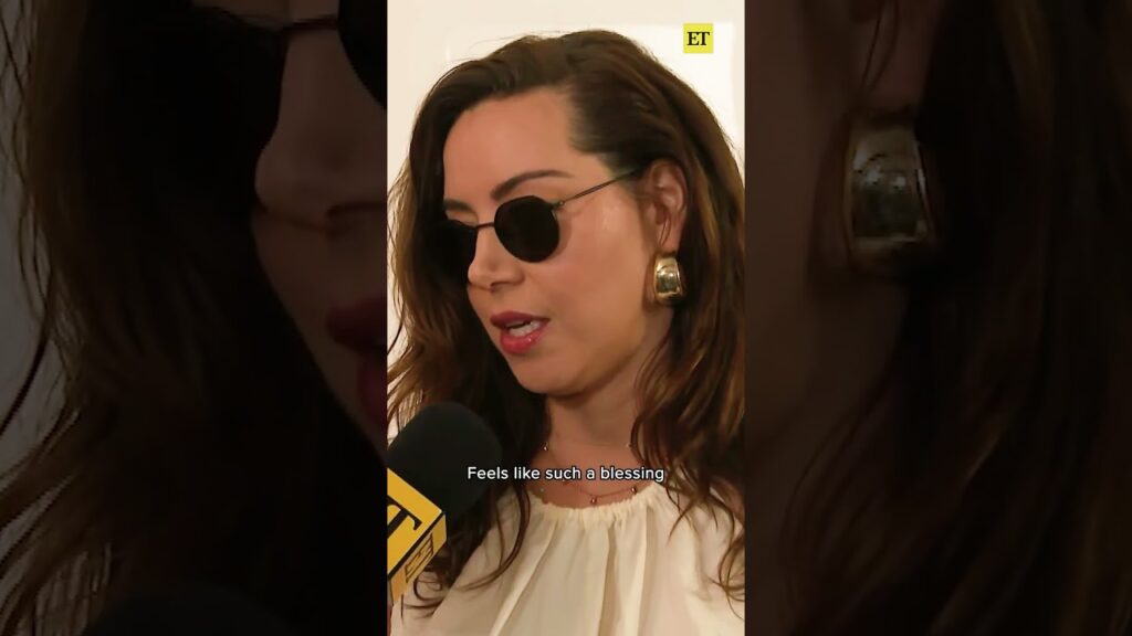 #aubreyplaza is recruiting #susansarandon to help with her birth #aubreyplaza is recruiting #susansarandon to help with her birth