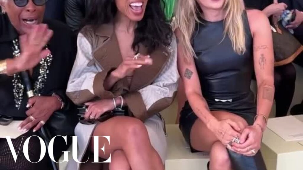 Miley Cyrus and Kerry Washington In the Front Row at Hermès Miley Cyrus and Kerry Washington In the Front Row at Hermès
