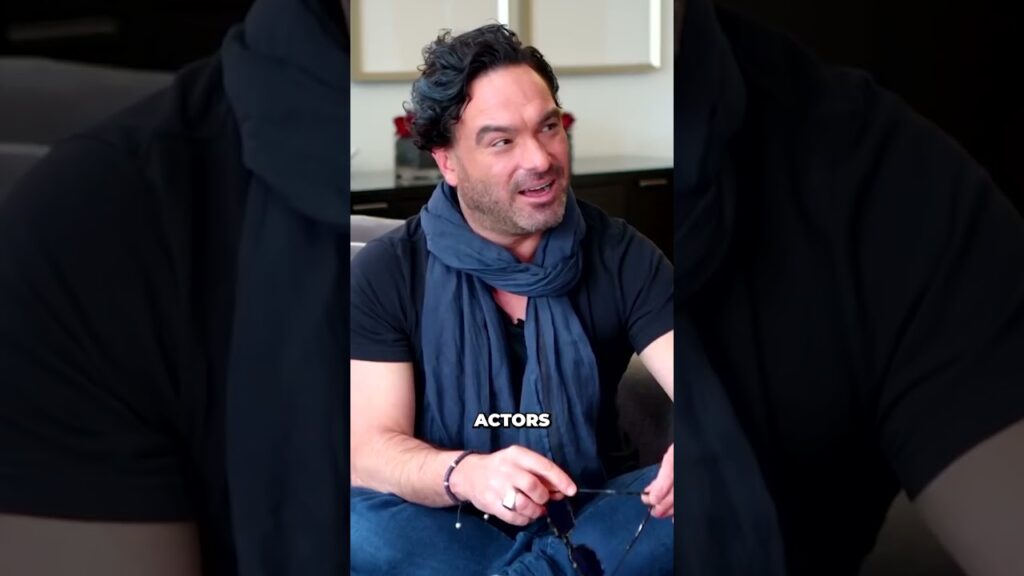 Johnny Galecki Missed Kaley Cuoco’s Flirting at First #bigbangtheory #kaleycuoco #johnnygalecki
