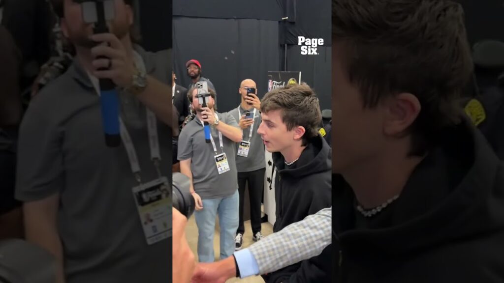 Knicks superfan Timothée Chalamet stayed in Texas for NBA Finals Game 2 😮💨🤠 #shorts Knicks superfan Timothée Chalamet stayed in Texas for NBA Finals Game 2 😮💨🤠 #shorts