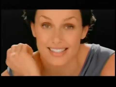 Garnier Ultra-Lift Anti-Wrinkle Moisturizer Commercial featuring Bridget Moynahan (2011)