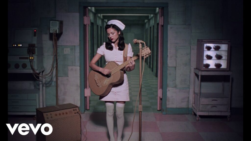 Olivia Rodrigo – the cure (performance video) Olivia Rodrigo - the cure (performance video)