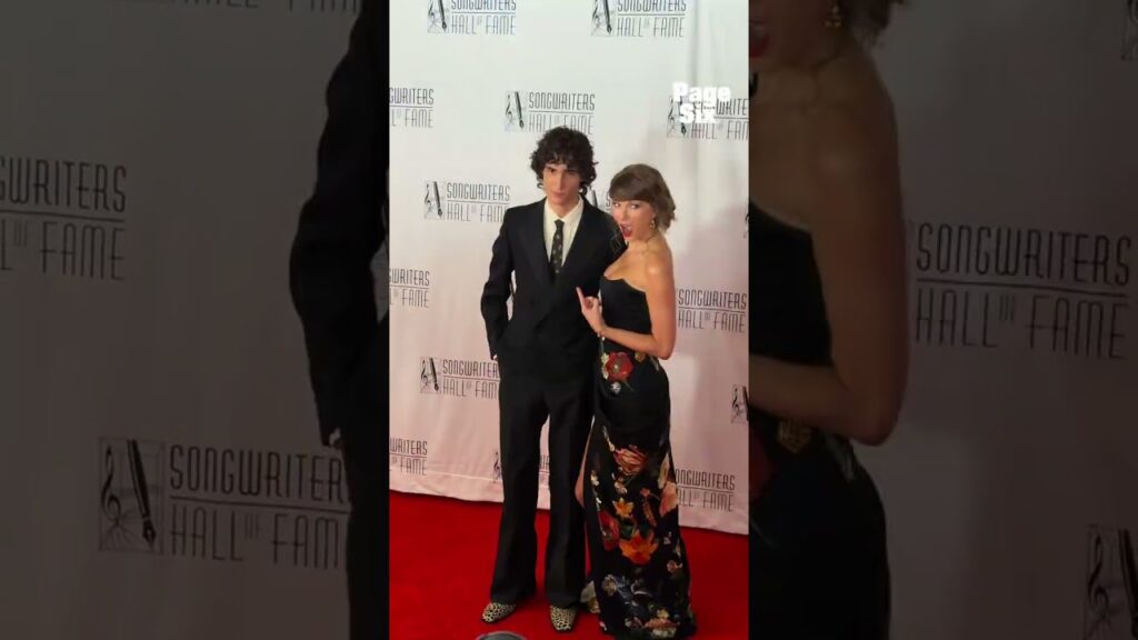 Living for this link up!! Taylor Swift and Sombr at the 2026 Songwriters Hall of Fame. 🥹🤍🎶 #shorts Living for this link up!! Taylor Swift and Sombr at the 2026 Songwriters Hall of Fame. 🥹🤍🎶 #shorts