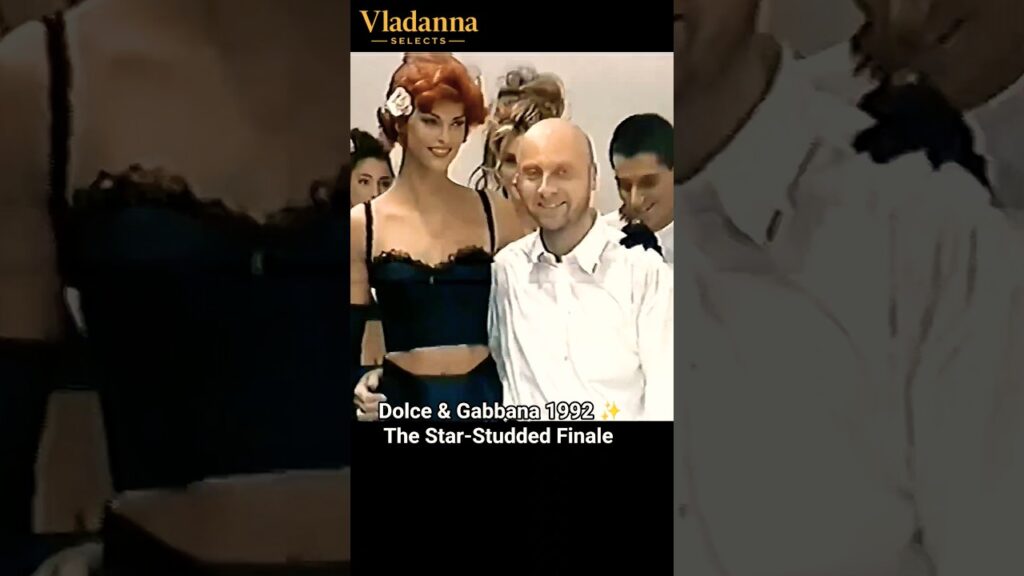 Historic Final Walk ✨ Dolce & Gabbana, Linda Evangelista, Cindy Crawford & Naomi Campbell • 1991 Historic Final Walk ✨ Dolce & Gabbana, Linda Evangelista, Cindy Crawford & Naomi Campbell • 1991