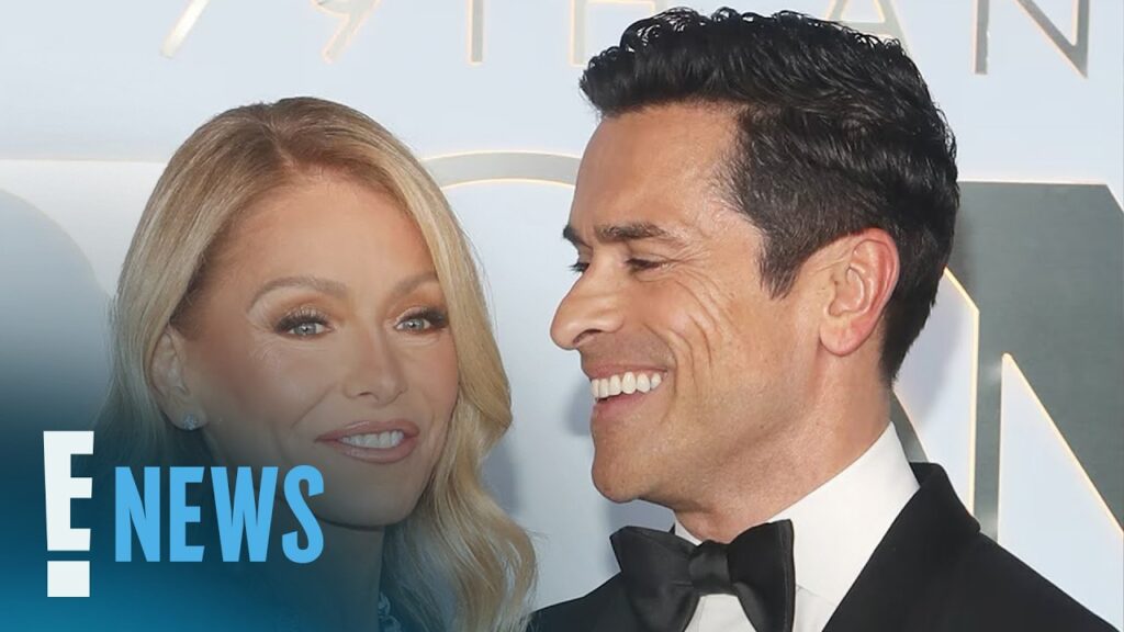 Kelly Ripa Reveals One Regret About Mark Consuelos Wedding in Las Vegas | E! News