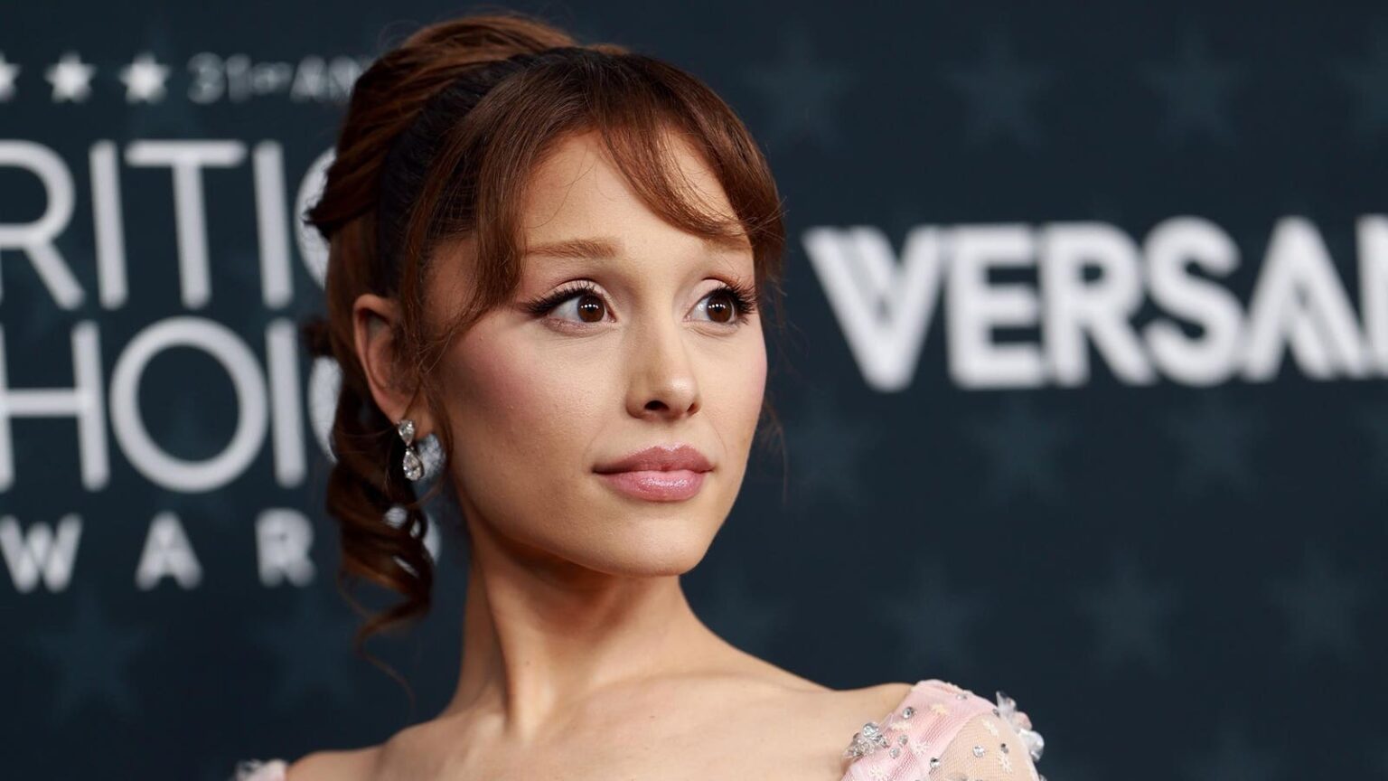Ariana Grande Blocked From A New No. 1 By A Musical Legend Ariana Grande Blocked From A New No. 1 By A Musical Legend