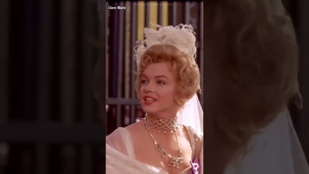 Marilyn Monroe’s Princess Dress Explained ๐โจ | The Prince and the Showgirl (1957) Marilyn Monroe's Princess Dress Explained ๐โจ | The Prince and the Showgirl (1957)