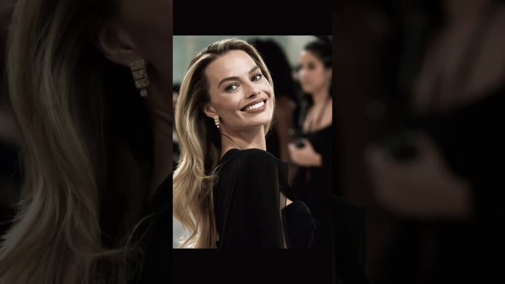 Margot Robbi #runway #supermodel #catwalktour #fashion #catwalk #model #actress