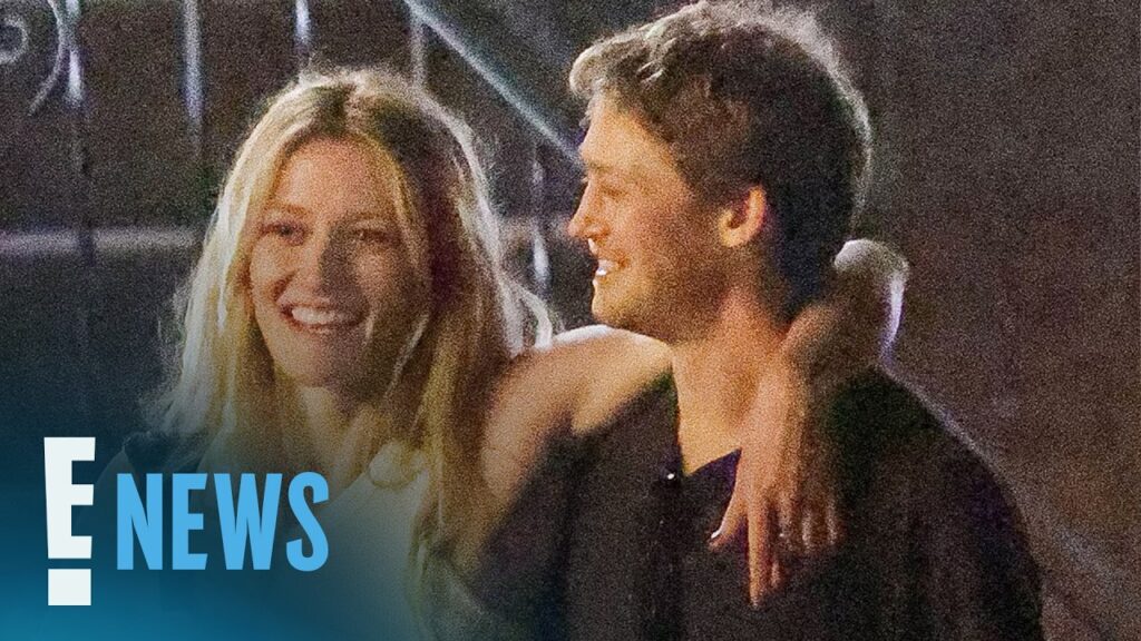Joe Alwyn, Sarah Pidgeon Spark Dating Rumors During NYC Outing | E! News Joe Alwyn, Sarah Pidgeon Spark Dating Rumors During NYC Outing | E! News