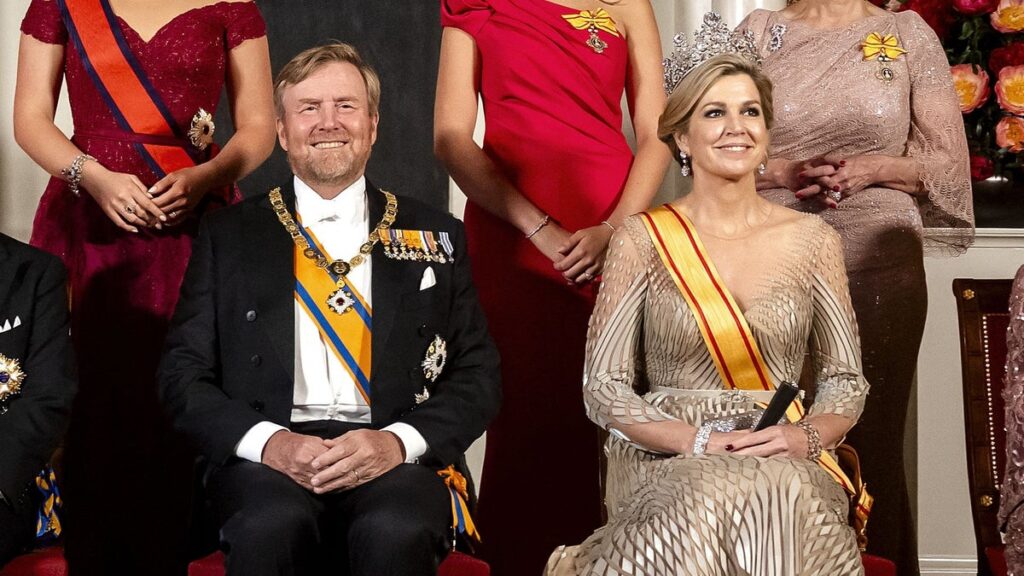 Queen Máxima and her daughters showcase historic jewels