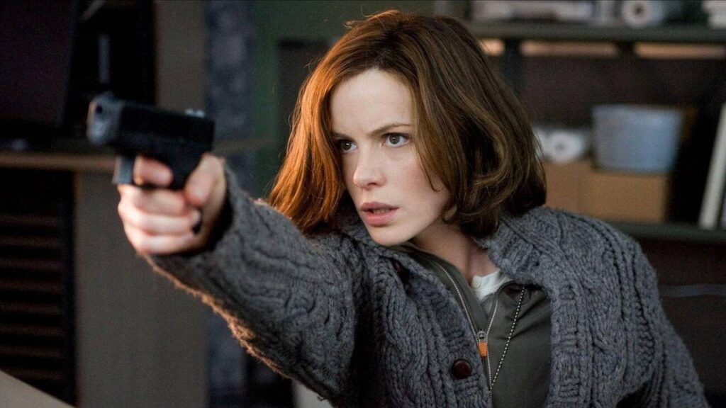 Whiteout | Movie Review and Ending Explained | Kate Beckinsale | Gabriel Macht Whiteout | Movie Review and Ending Explained | Kate Beckinsale | Gabriel Macht