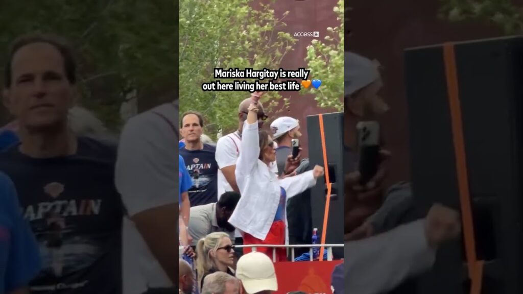 Mariska Hargitay Living Her Best Life At Knicks Parade Mariska Hargitay Living Her Best Life At Knicks Parade