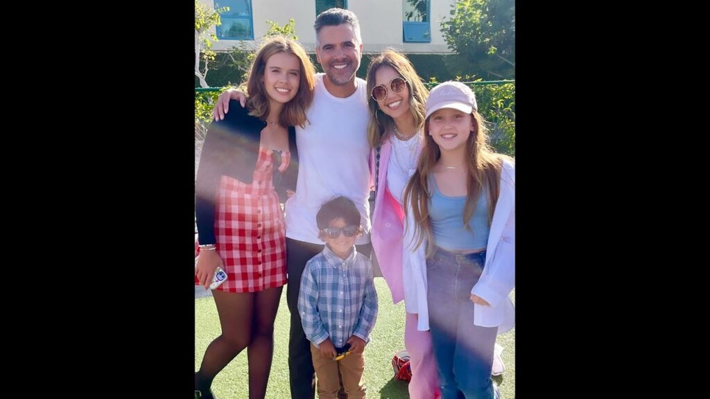 Jessica Alba’s Son: A Rare Glimpse into Motherhood