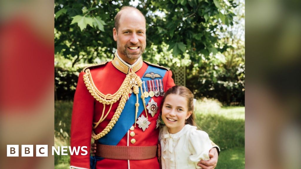 William marks 44th birthday as royals celebrate Father's Day – BBC William marks 44th birthday as royals celebrate Father's Day - BBC