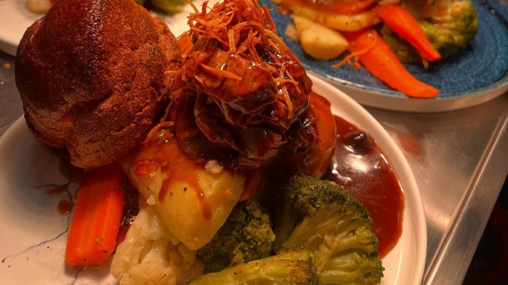 Owners of popular Belfast restaurant that attracted famous faces announces closure Belfast Live