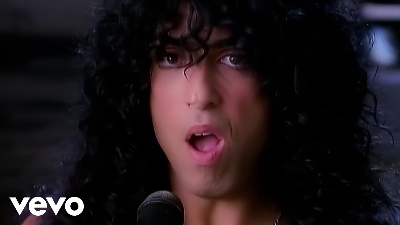 Kiss - God Gave Rock 'n' Roll To You II - YouTube