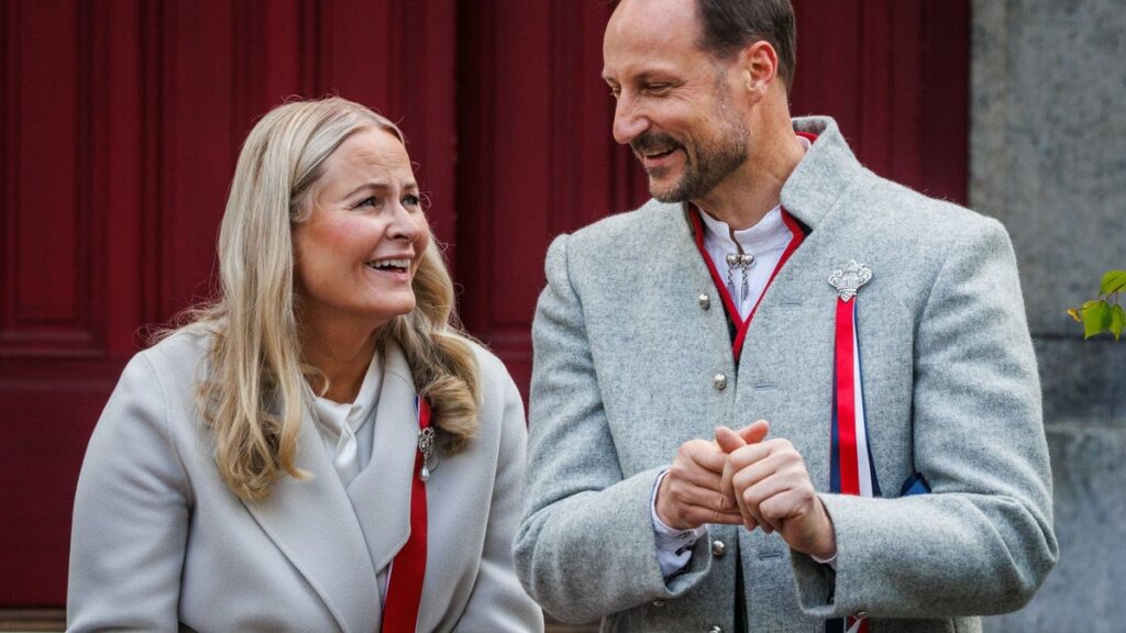 Haakon's romantic tribute to Mette-Marit after her lung transplant: Her wedding dress returns to the royal palace