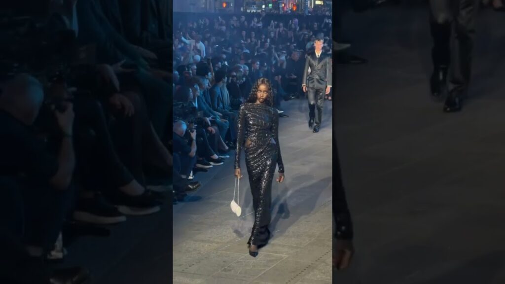 Author Daily | Gucci Girls Take Over Times Square ✨