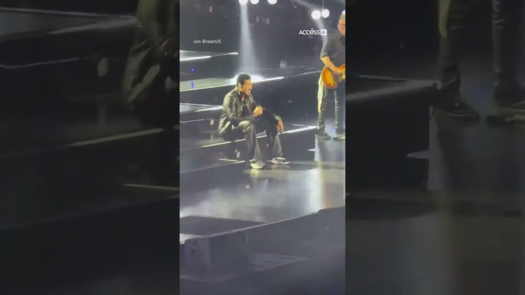 Lionel Richie Cuts Concert Short After Falling Ill During First Night Of Tour