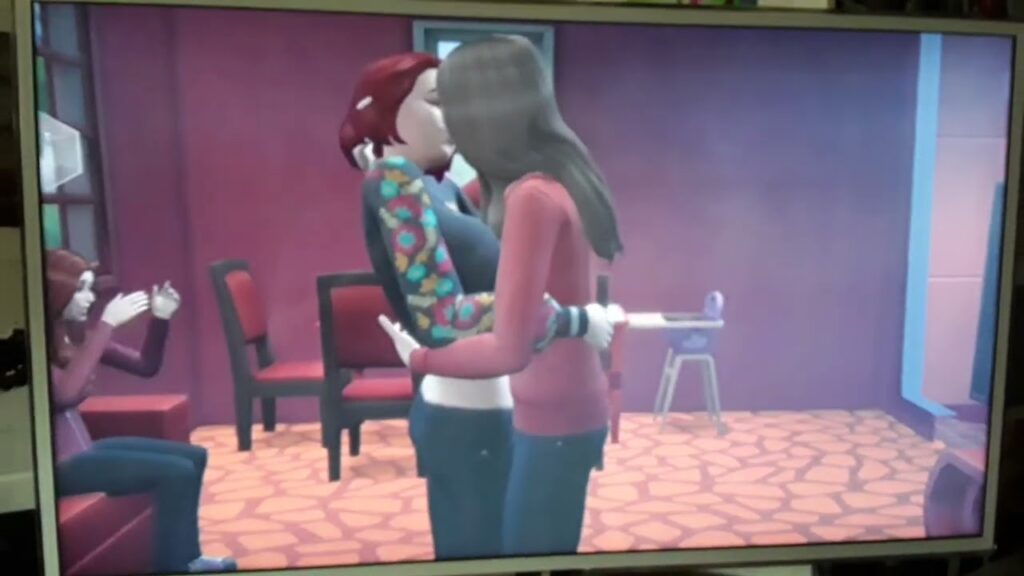 Scarlett Johansson and Elizabeth Olsen kiss