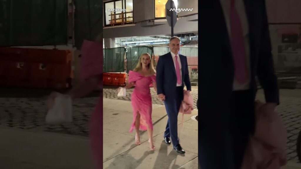 Reese Witherspoon and Boyfriend Oliver Haarmann Leave Dinner Hand-in-Hand After Manhattan Date Night