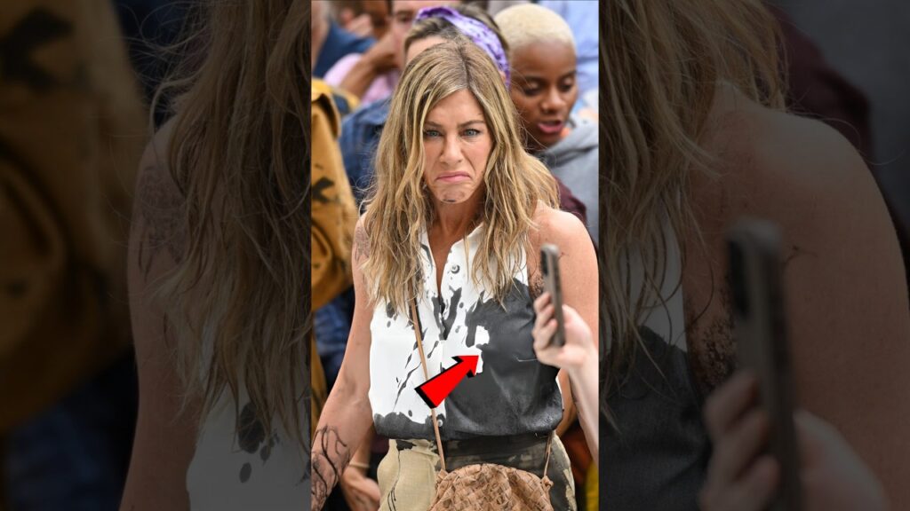 How Jennifer Aniston Became A Hollywood Icon #JenniferAniston, #FriendsTVShow, #hollywoodstar
