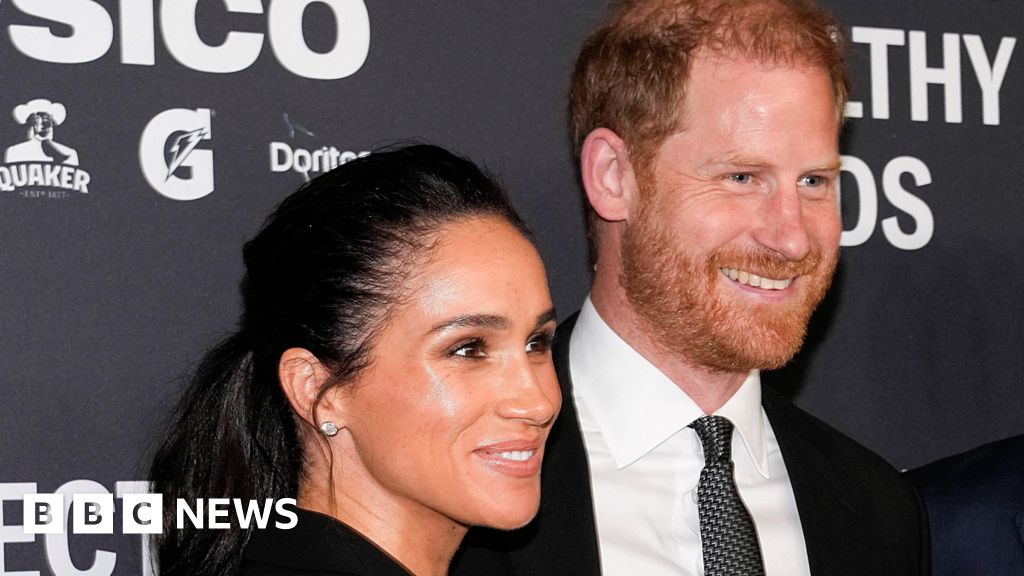 Harry still hoping to bring Meghan and children on UK visit - BBC